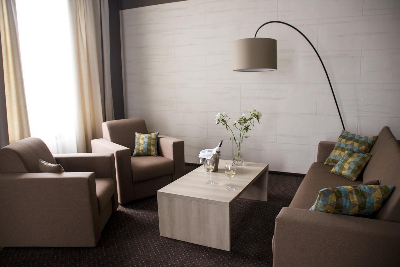 Hotel Versailles 루치크 객실 사진