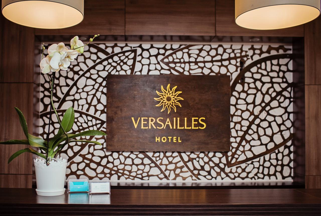 Hotel Versailles 루치크 외부 사진