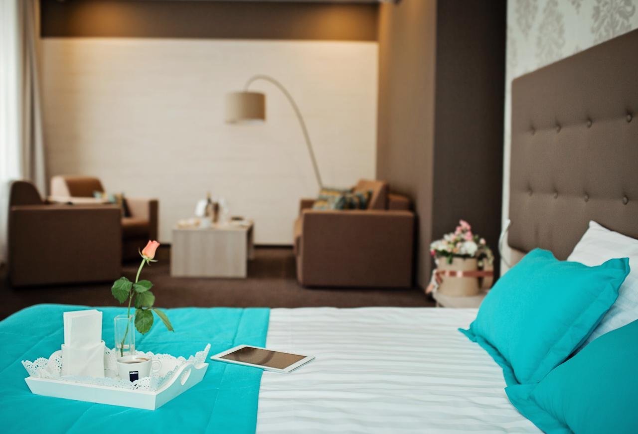 Hotel Versailles 루치크 외부 사진