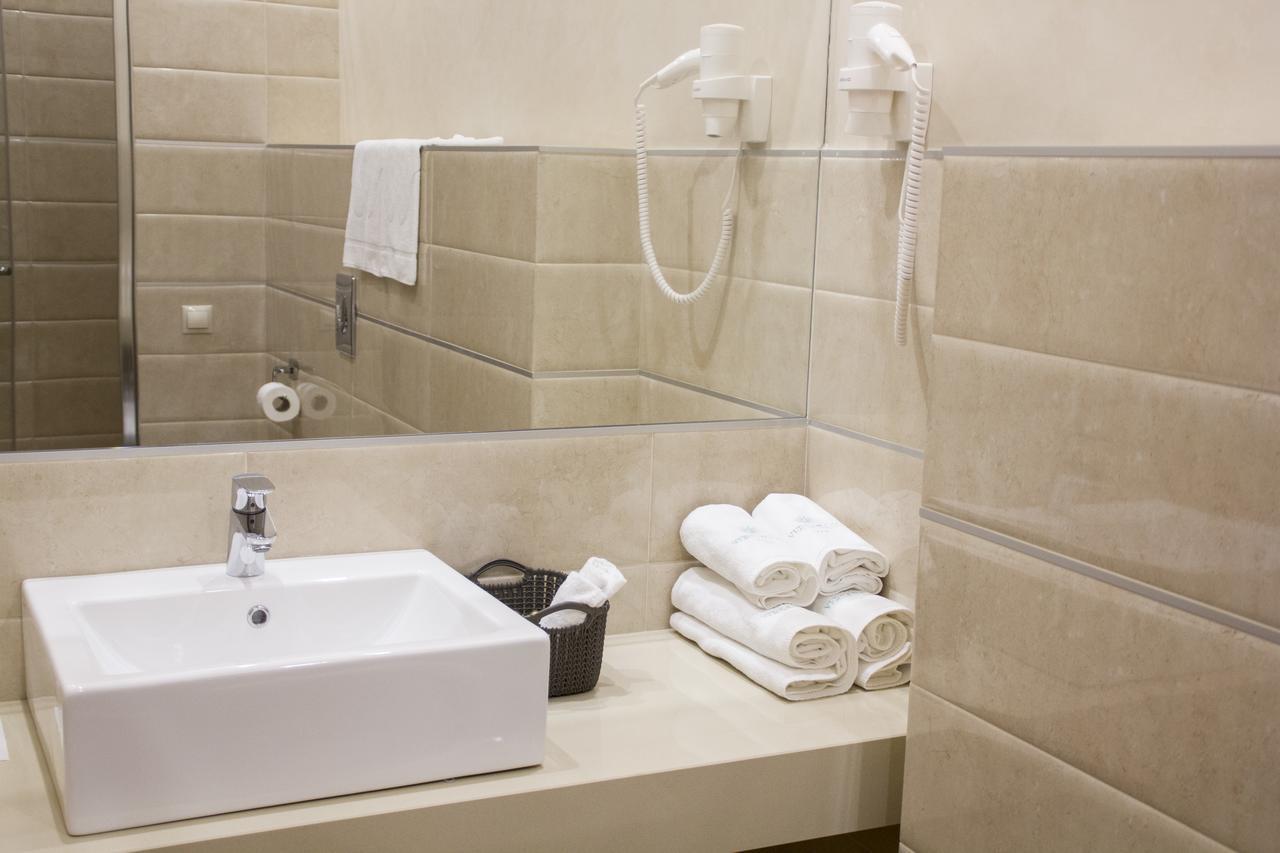 Hotel Versailles 루치크 외부 사진