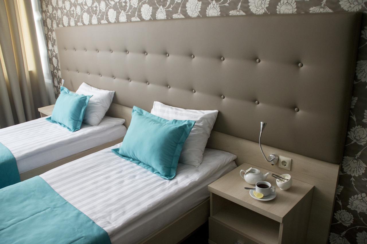 Hotel Versailles 루치크 외부 사진